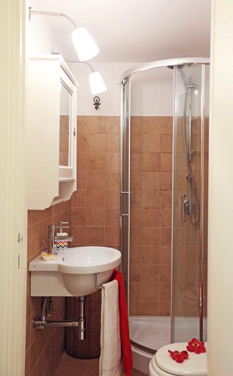 רומא Riari Trastevere Apartment מראה חיצוני תמונה